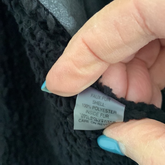 NWOT FAUX LEATHER VEST WITH FAUX FUR - Picture 5 of 5